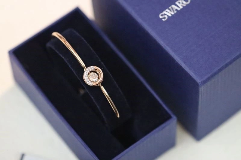 Effortless Swarovski Bracelets 251913