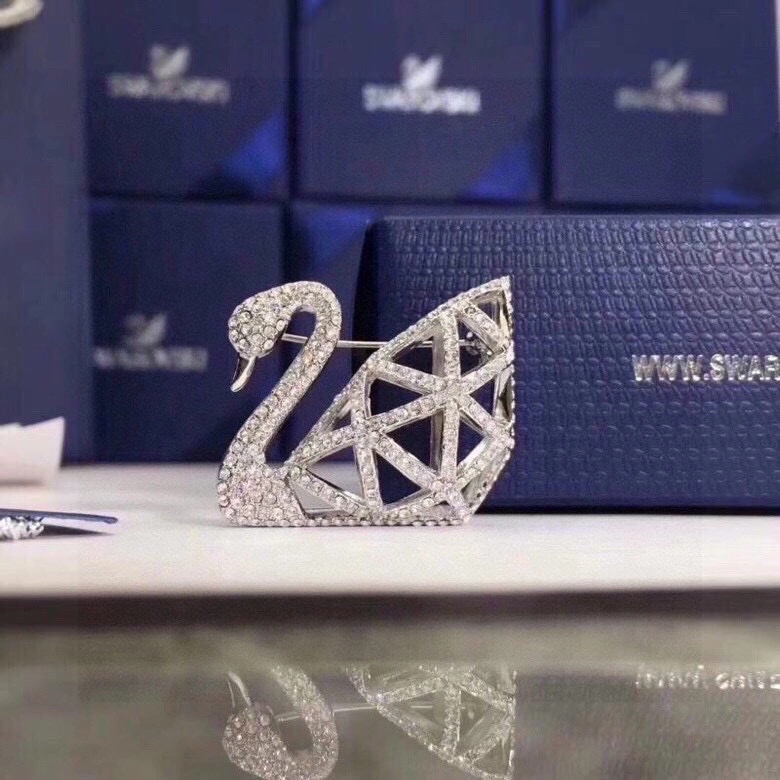 Effortless Swarovski Brooches 252100