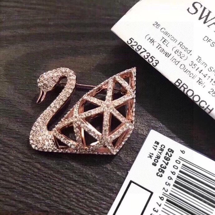 Effortless Swarovski Brooches 252100