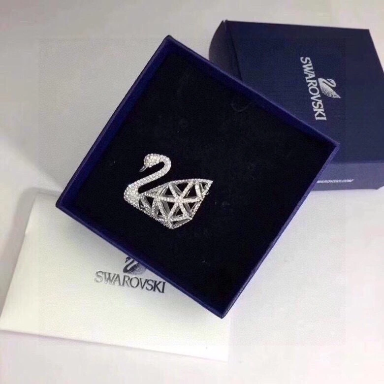 Effortless Swarovski Brooches 252100
