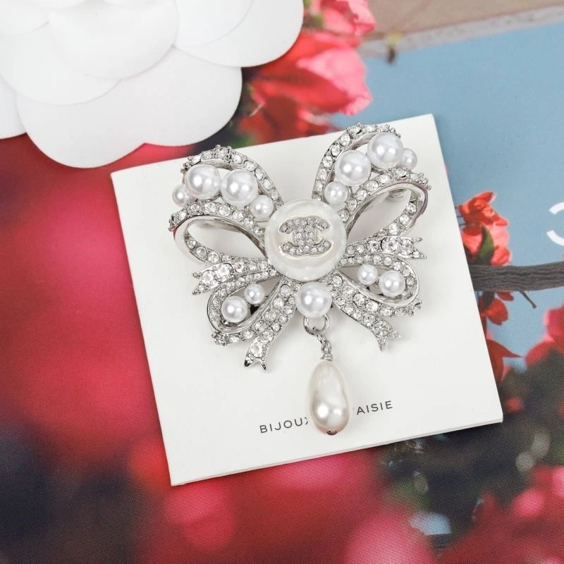 Chic Swarovski Brooches 251979