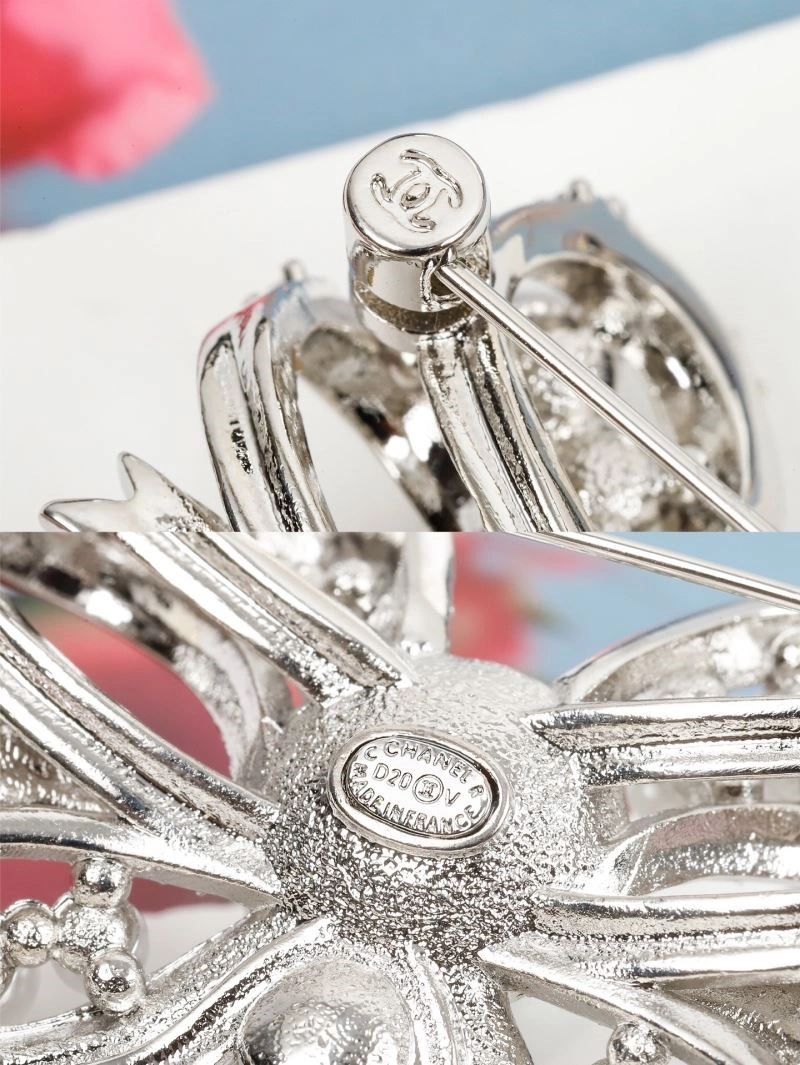 Chic Swarovski Brooches 251979