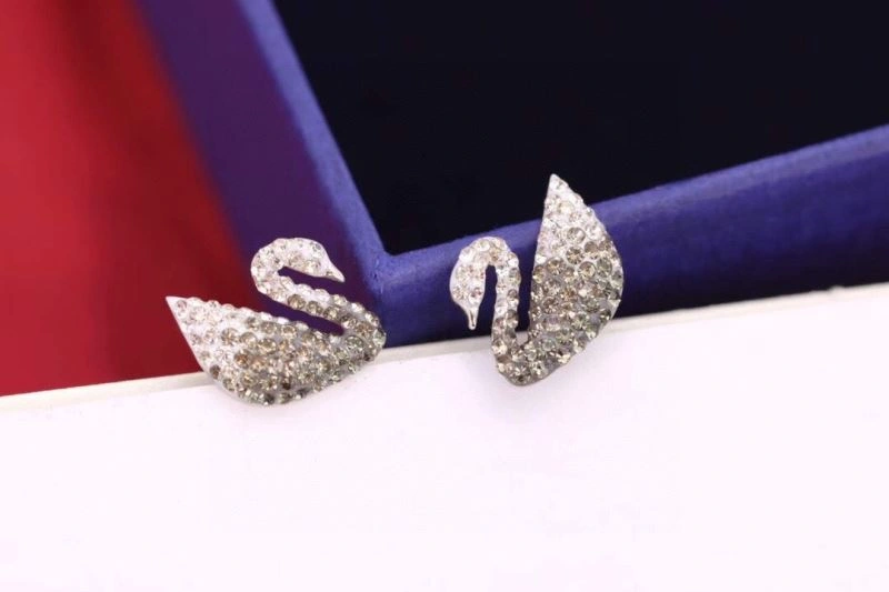 OdorResistant Swarovski Earrings 252210