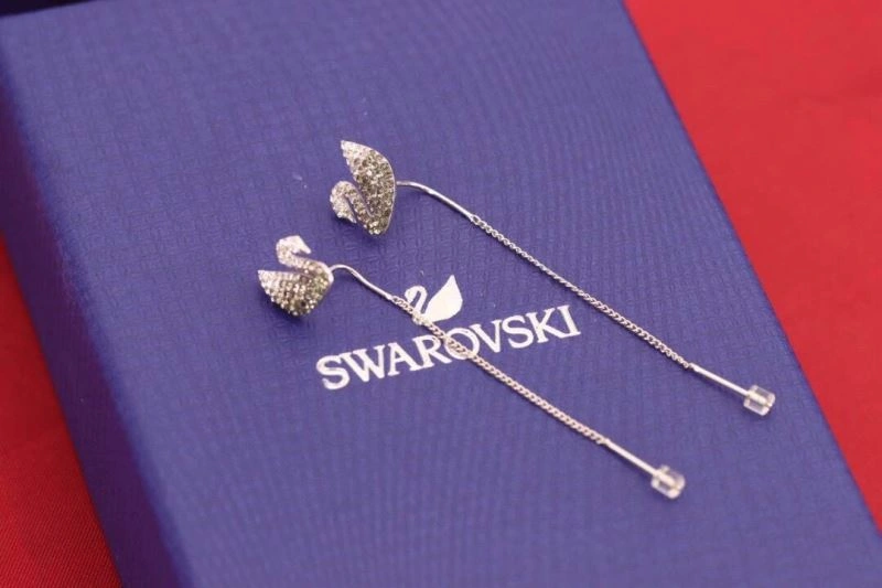 OdorResistant Swarovski Earrings 252210