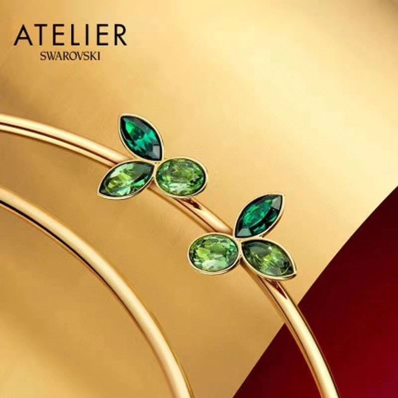 EyeCatching Swarovski Earrings 252049