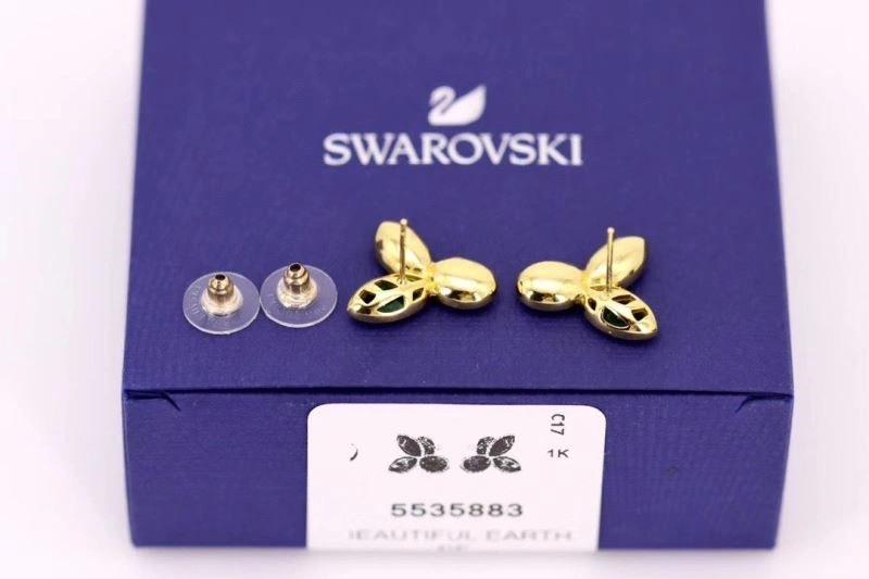EyeCatching Swarovski Earrings 252049