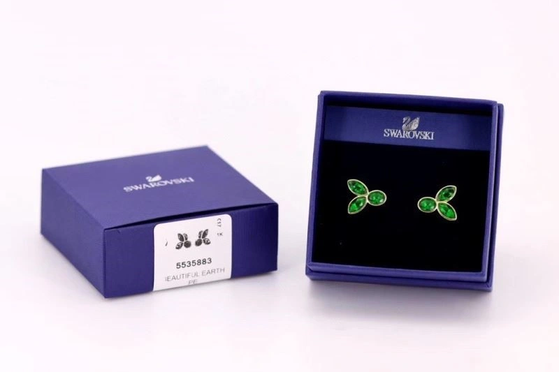 EyeCatching Swarovski Earrings 252049