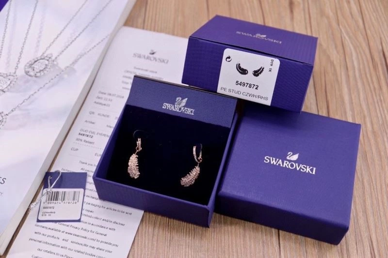 Sophisticated Swarovski Earrings 252002