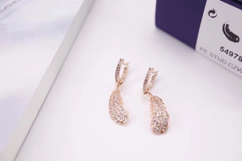 Sophisticated Swarovski Earrings 252002