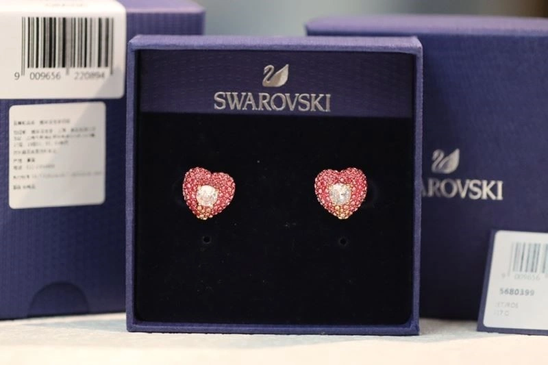 HighPerformance Swarovski Earrings 251885