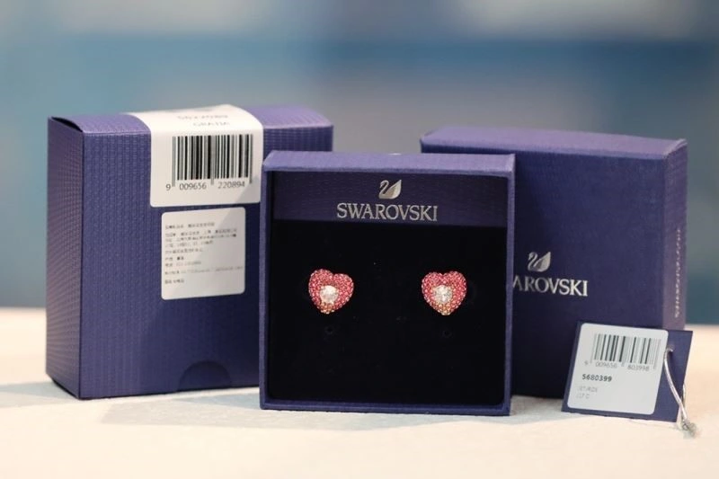HighPerformance Swarovski Earrings 251885