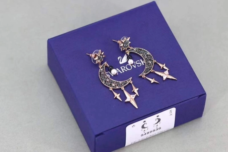 WaterResistant Swarovski Earrings 251823