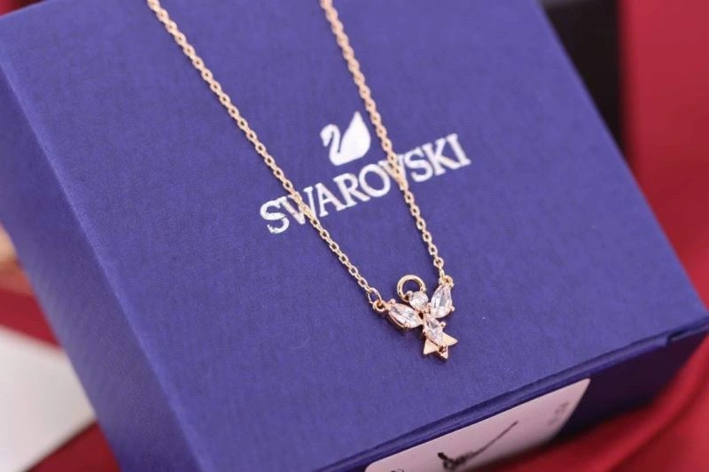 WaterResistant Swarovski Necklaces 252225