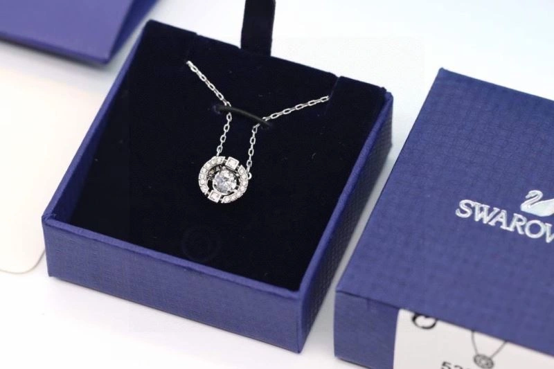 MoistureWicking Swarovski Necklaces 252142