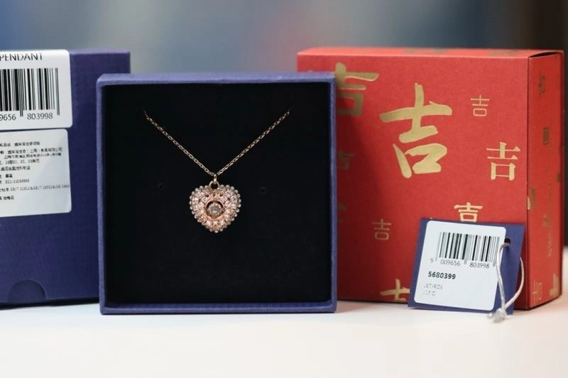 Unisex Swarovski Necklaces 252107