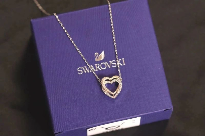 Cozy Swarovski Necklaces 252111