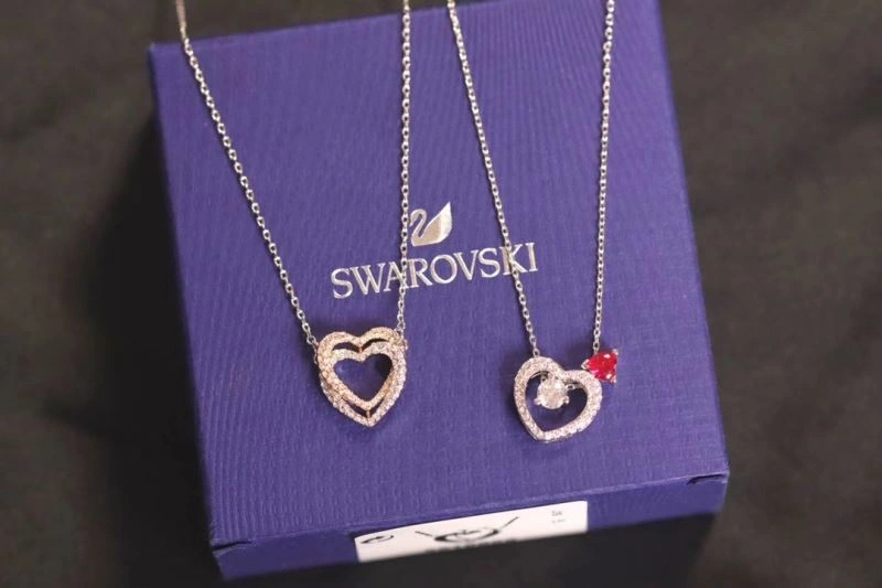 Cozy Swarovski Necklaces 252111