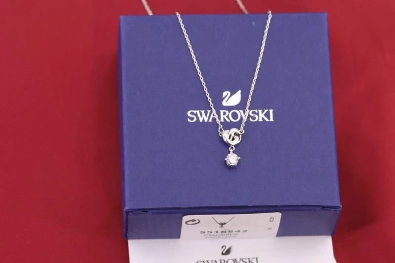 Versatile Swarovski Necklaces 252090