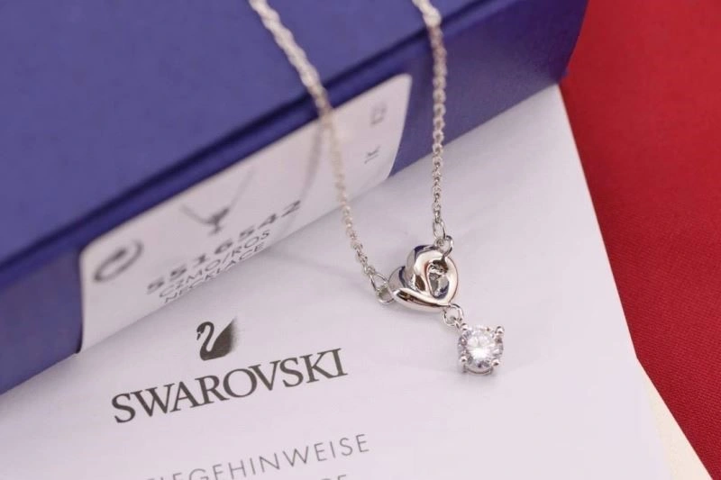Versatile Swarovski Necklaces 252090