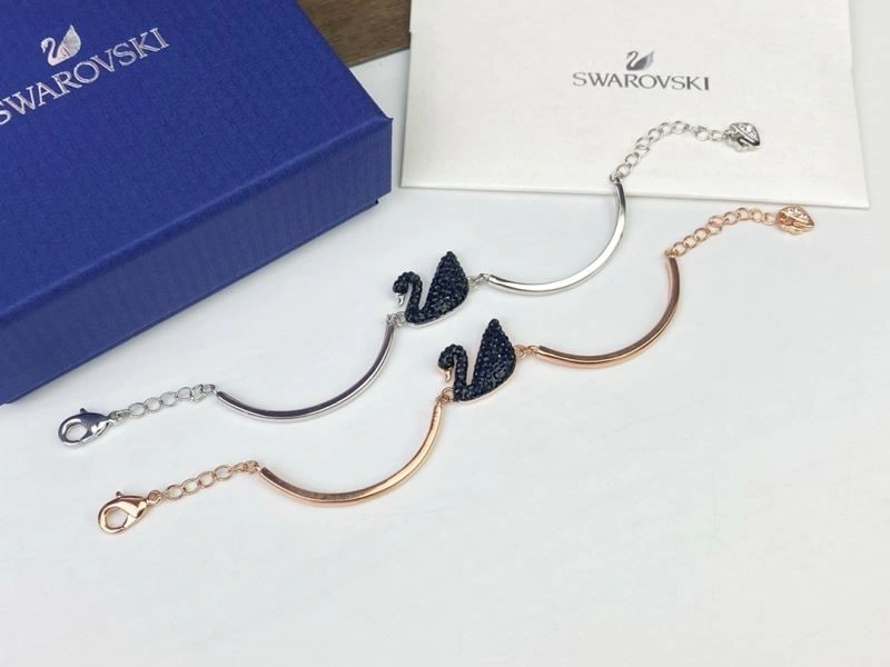 Fashionable Swarovski Necklaces 251941