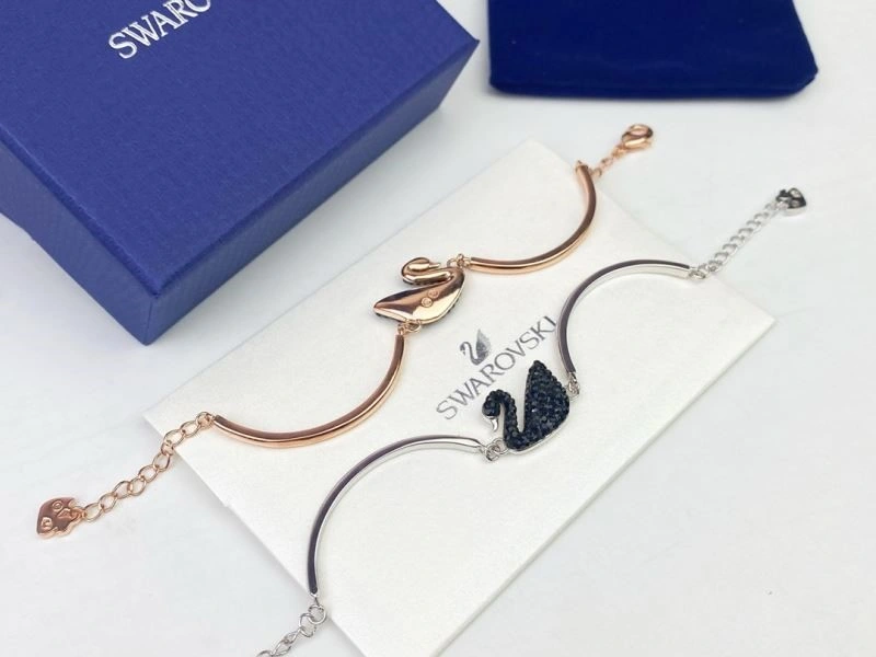 Fashionable Swarovski Necklaces 251941