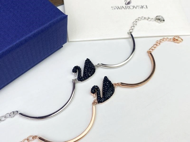 Fashionable Swarovski Necklaces 251941