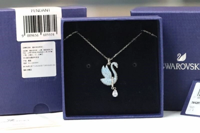Chic Swarovski Necklaces 251933