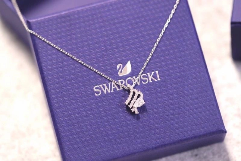 OdorResistant Swarovski Necklaces 251949