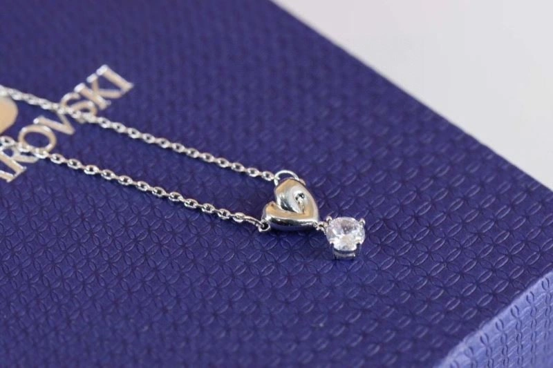 EyeCatching Swarovski Necklaces 251891