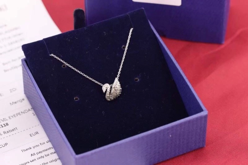 SmoothTexture Swarovski Necklaces 251898