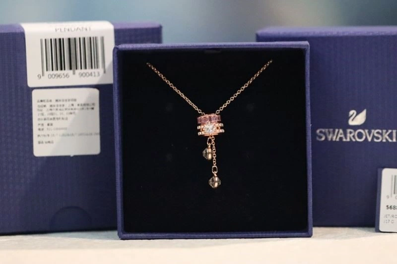 WaterResistant Swarovski Necklaces 251848