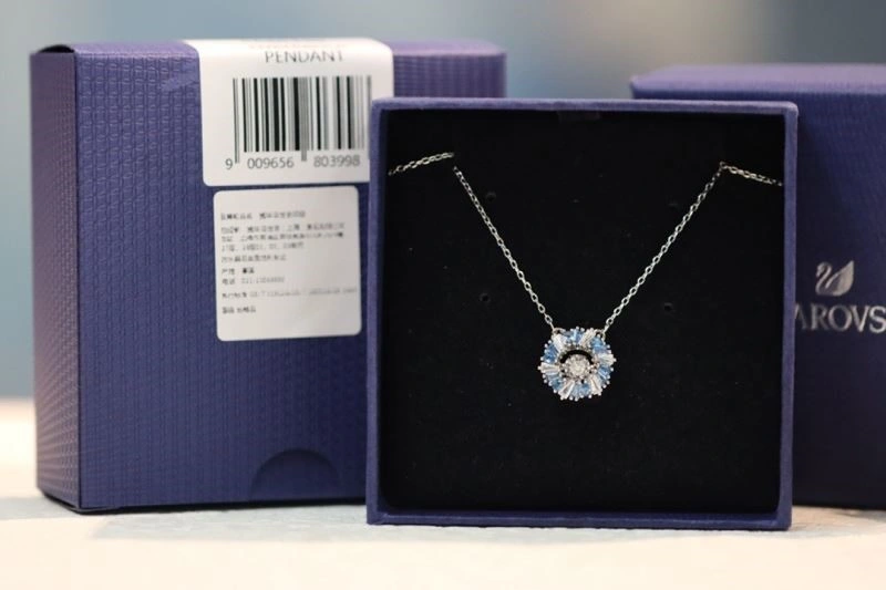 Cozy Swarovski Necklaces 251845