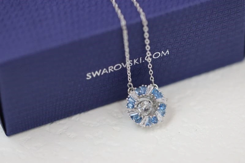 Cozy Swarovski Necklaces 251845