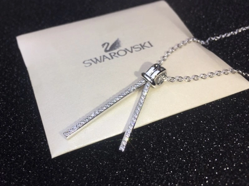 Versatile Swarovski Necklaces 251838