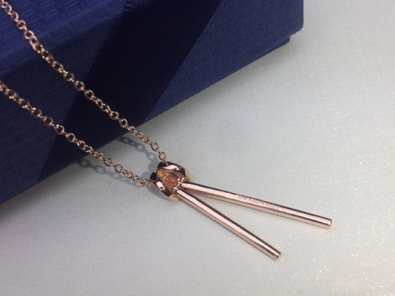Versatile Swarovski Necklaces 251838