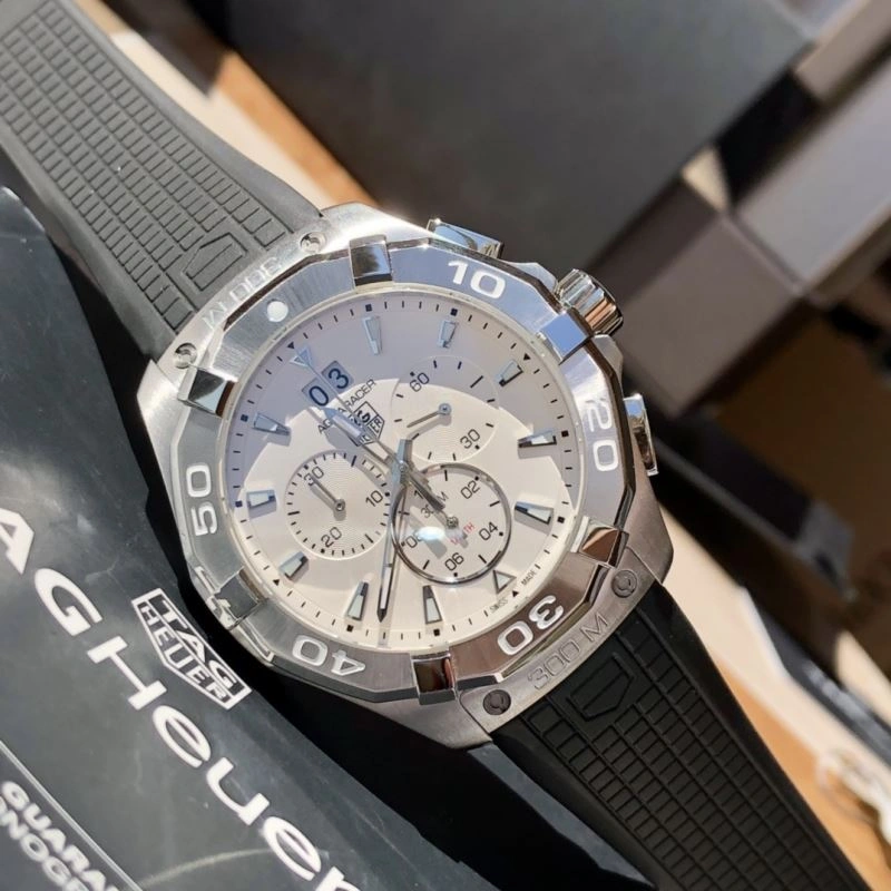 Bold TAG HEUER Watches 203486