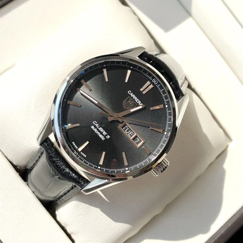 Sporty TAG HEUER Watches 203482
