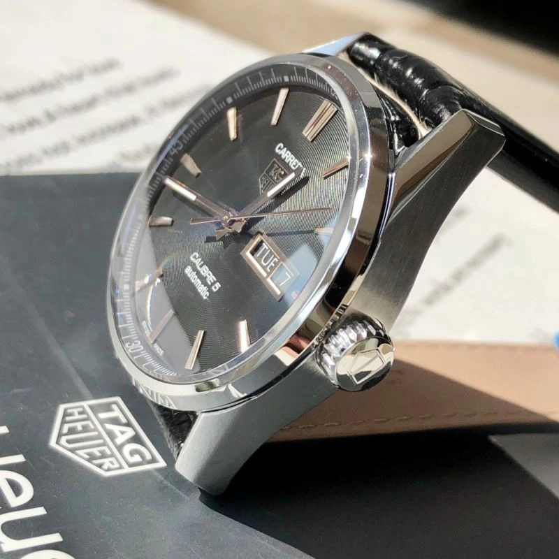 Sporty TAG HEUER Watches 203482
