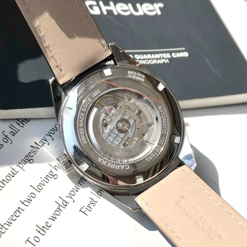 Sporty TAG HEUER Watches 203482