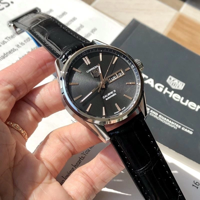 Sporty TAG HEUER Watches 203482