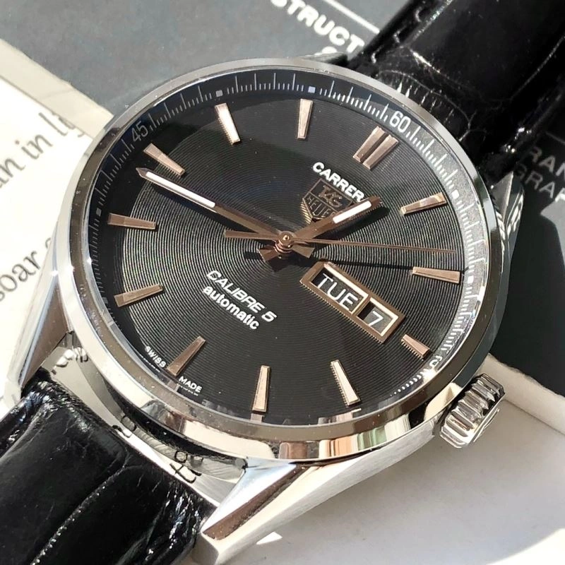 Sporty TAG HEUER Watches 203482