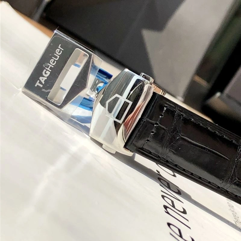 Sporty TAG HEUER Watches 203482