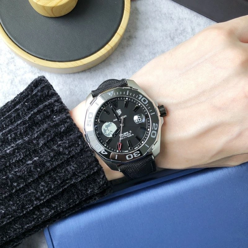 Compact TAG HEUER Watches 203408
