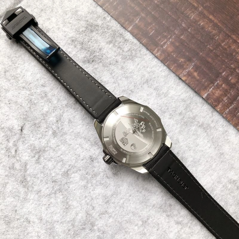 Compact TAG HEUER Watches 203408