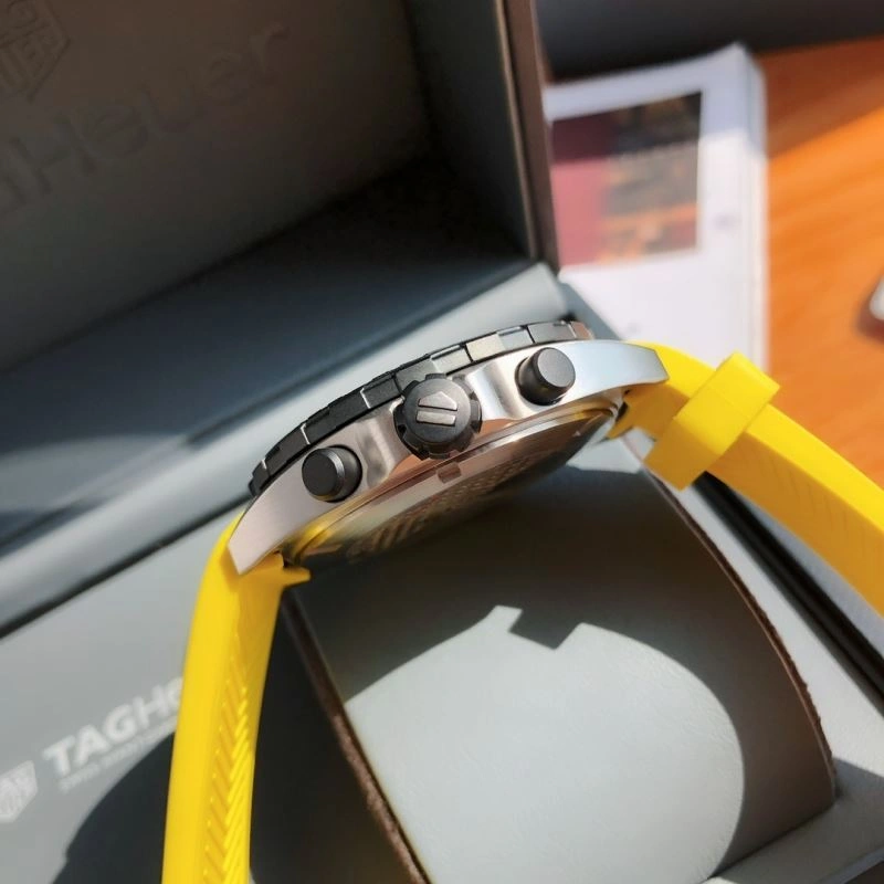 Bold TAG HEUER Watches 203355
