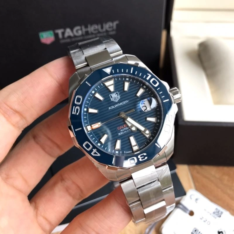 Compact TAG HEUER Watches 203227