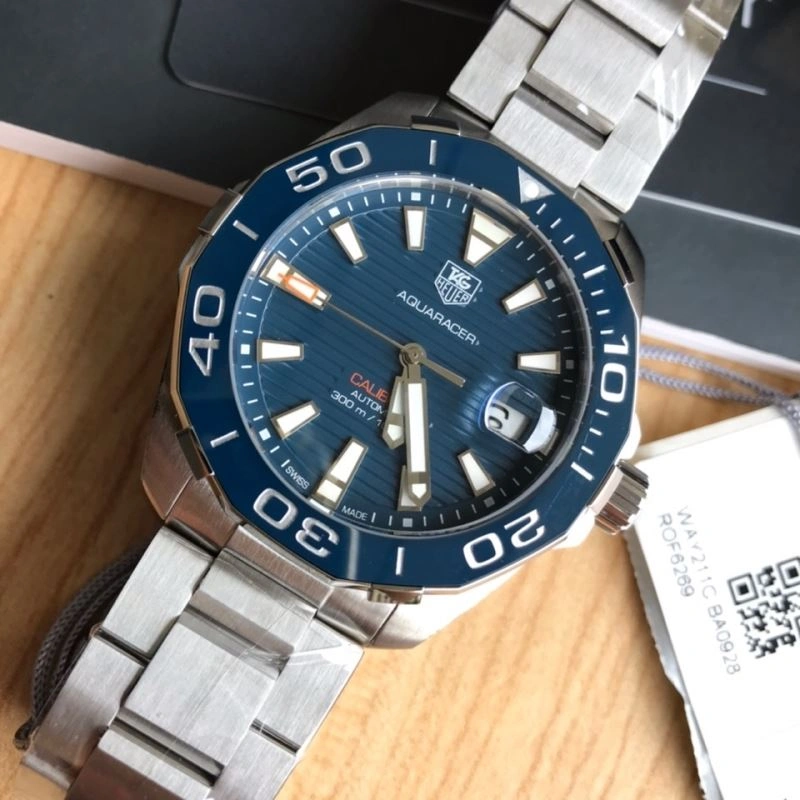 Compact TAG HEUER Watches 203227