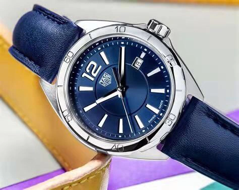 Contemporary TAG HEUER Watches 203236