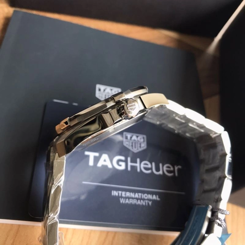 Sleek TAG HEUER Watches 203209