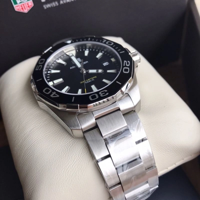 Vibrant TAG HEUER Watches 203203